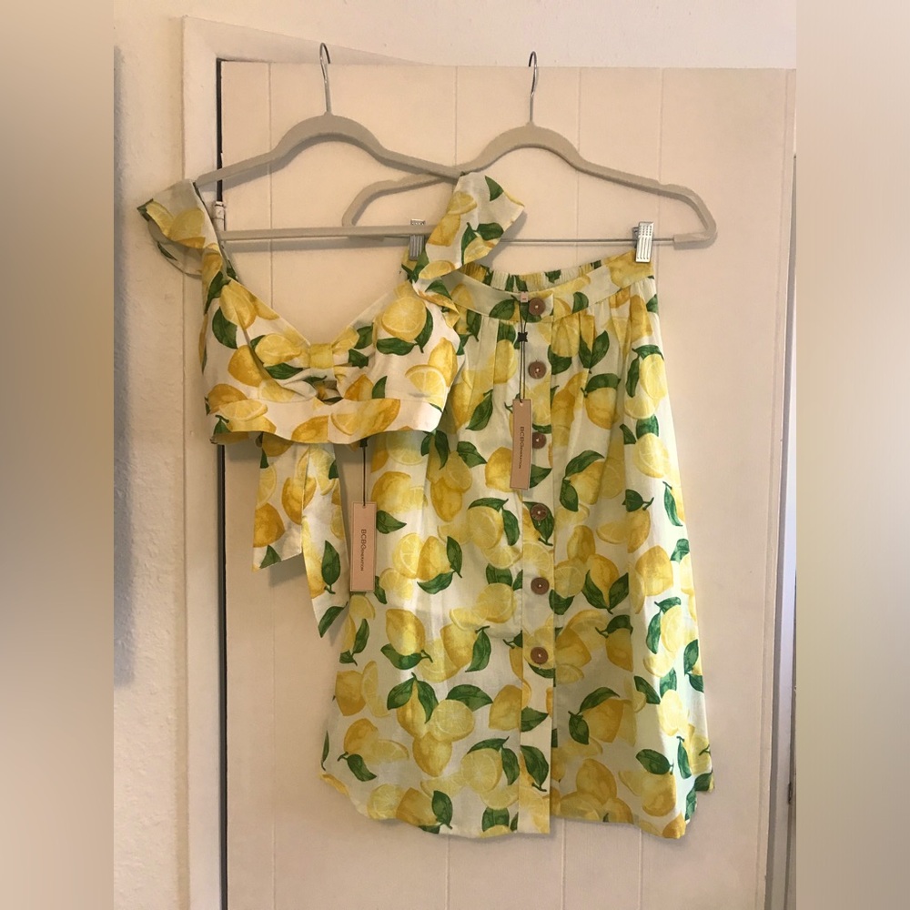 BCBG skirt and top set lemon 🍋 print. NWT